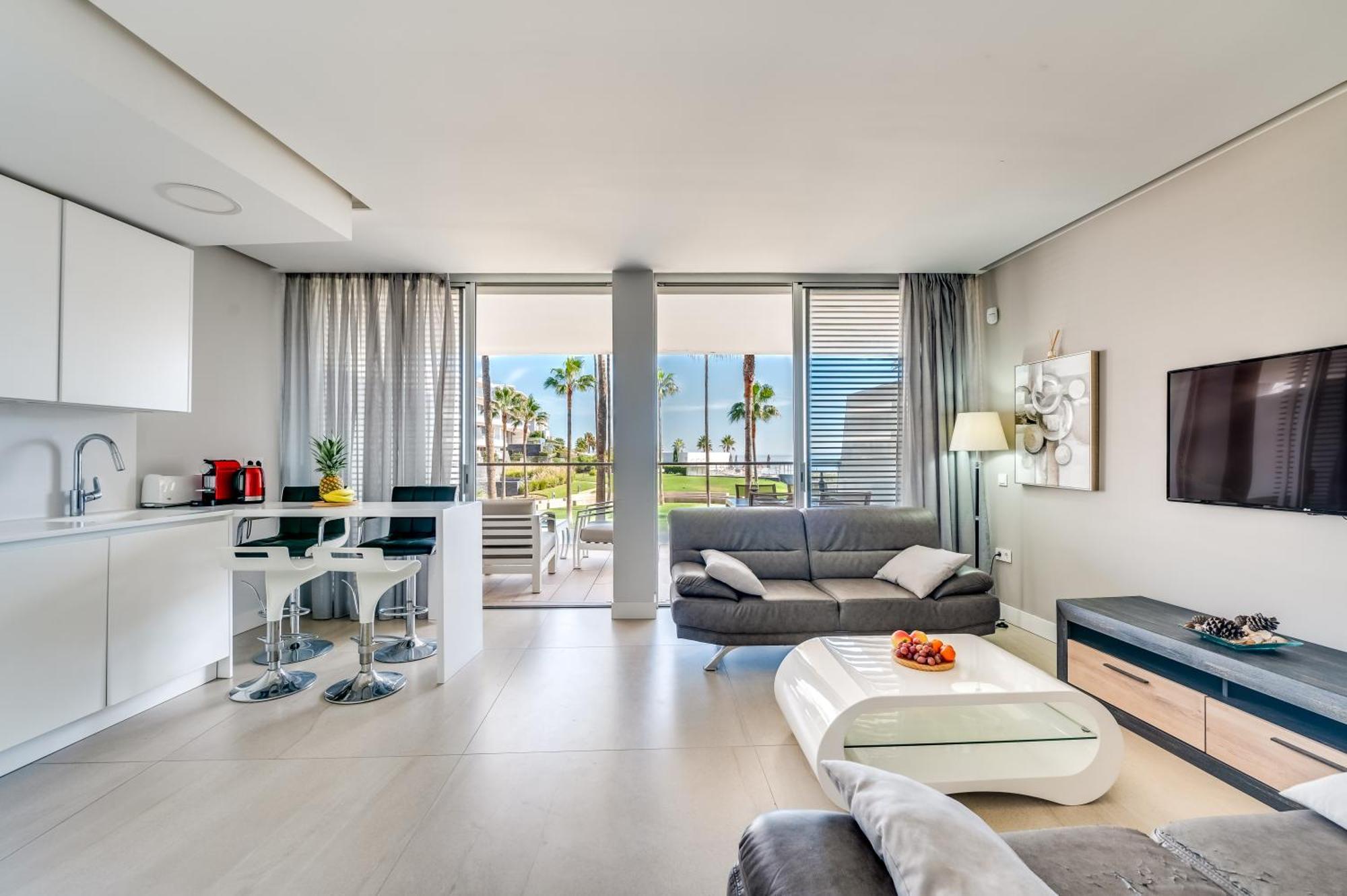 The Edge Apartment Estepona Bagian luar foto