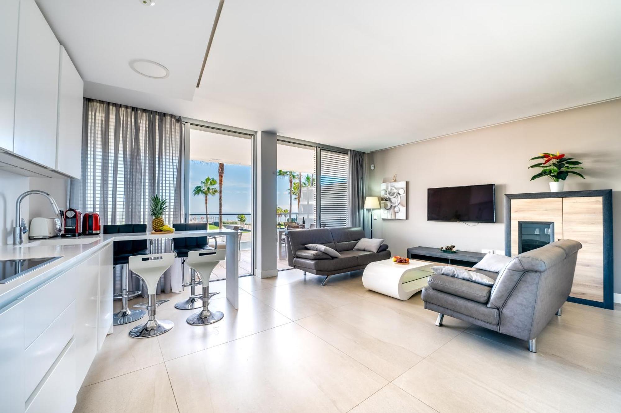 The Edge Apartment Estepona Bagian luar foto