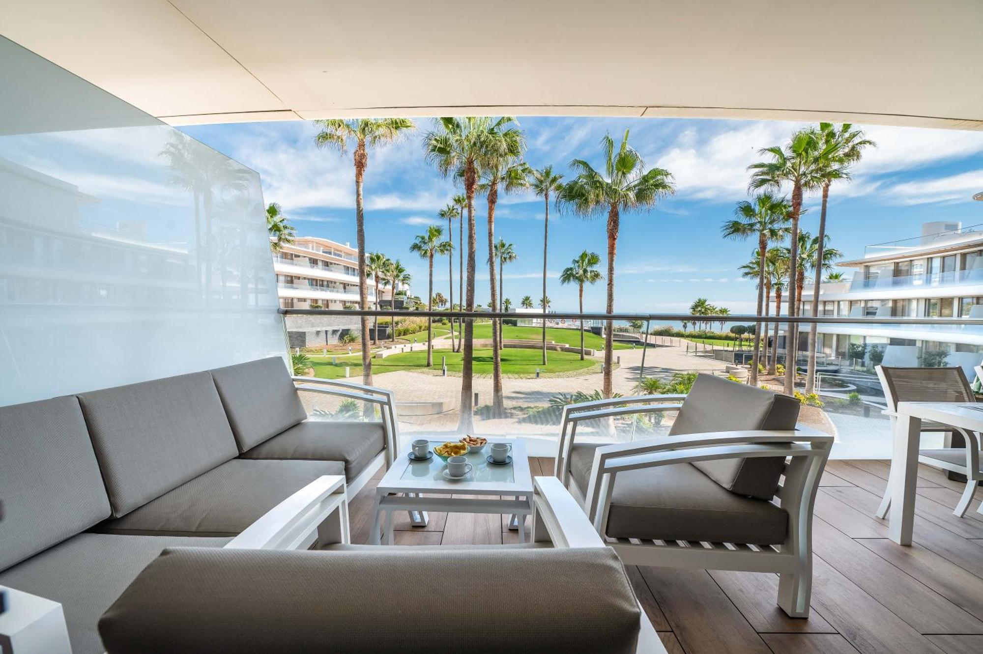 The Edge Apartment Estepona Bagian luar foto