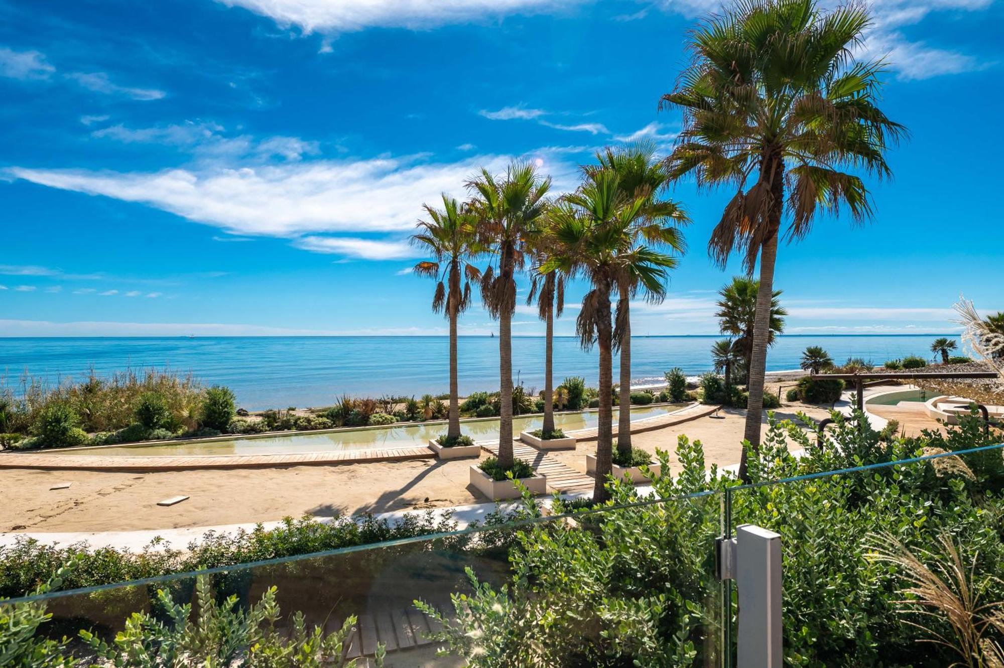 The Edge Apartment Estepona Bagian luar foto